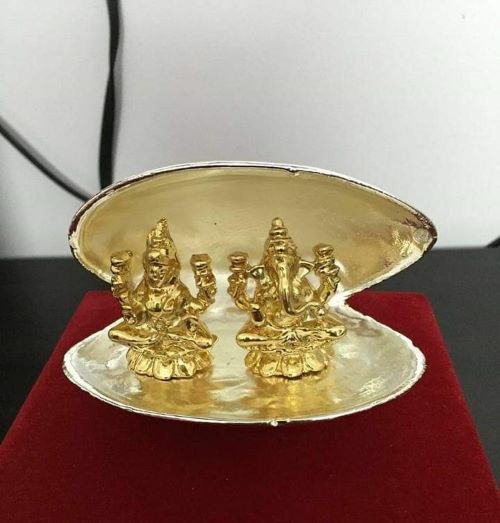 Over Seashell Laxmi and Ganesha